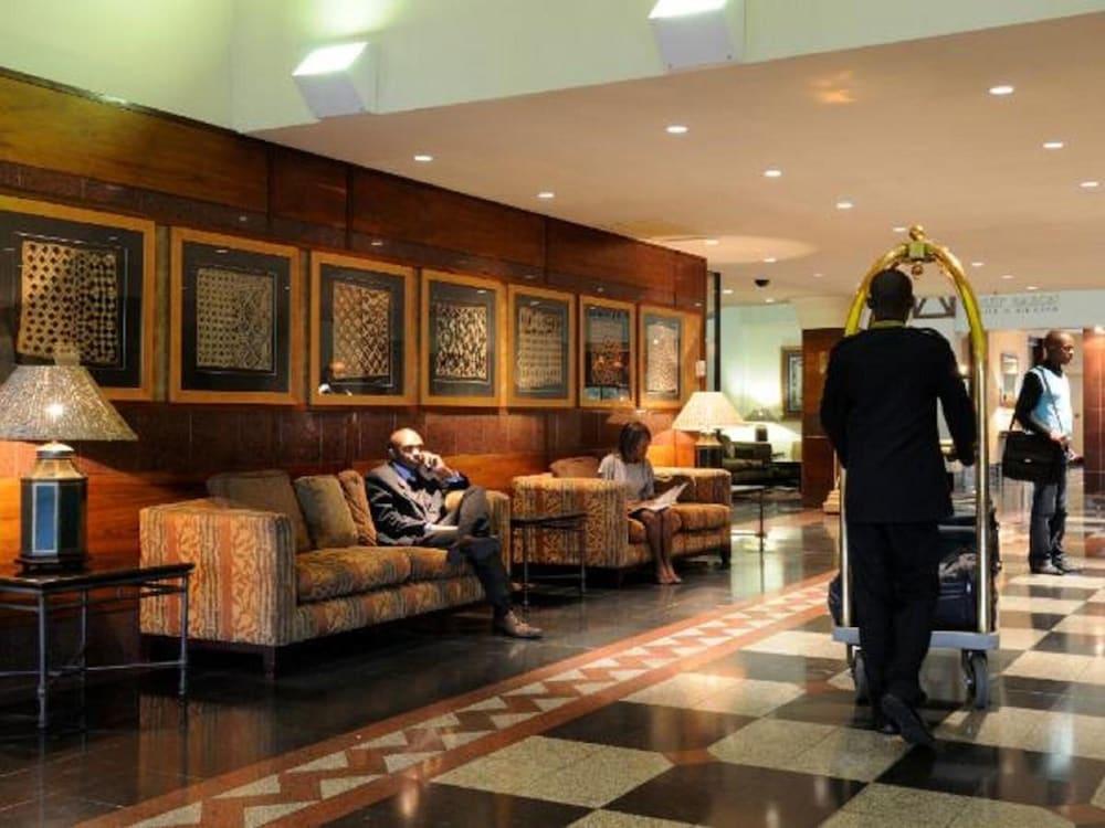 Peermont Metcourt Inn At The Grand Palm, Gaborone Extérieur photo