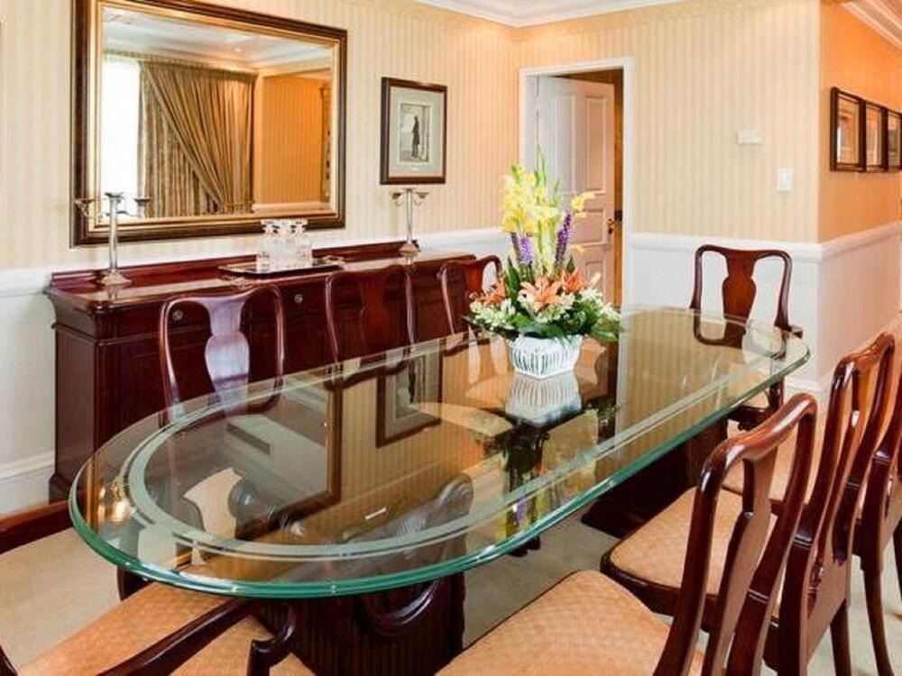 Peermont Metcourt Inn At The Grand Palm, Gaborone Extérieur photo