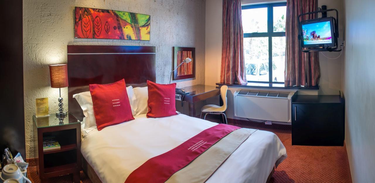 Peermont Metcourt Inn At The Grand Palm, Gaborone Extérieur photo