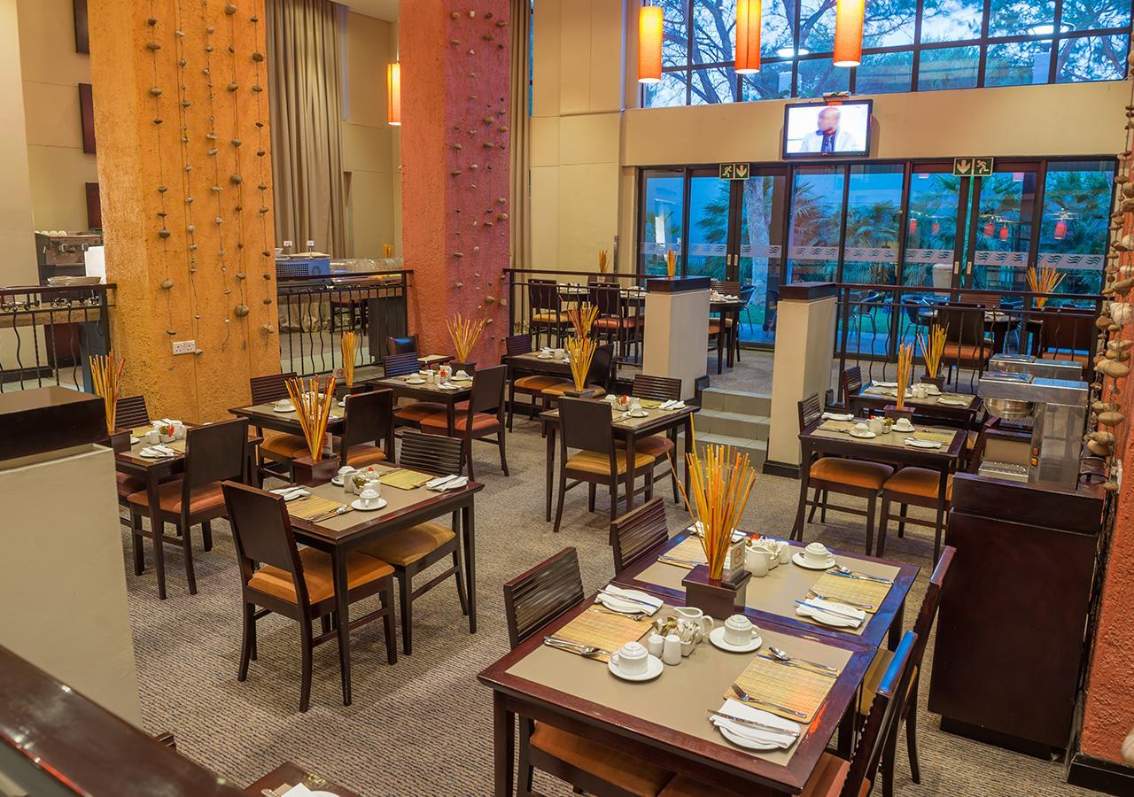 Peermont Metcourt Inn At The Grand Palm, Gaborone Extérieur photo