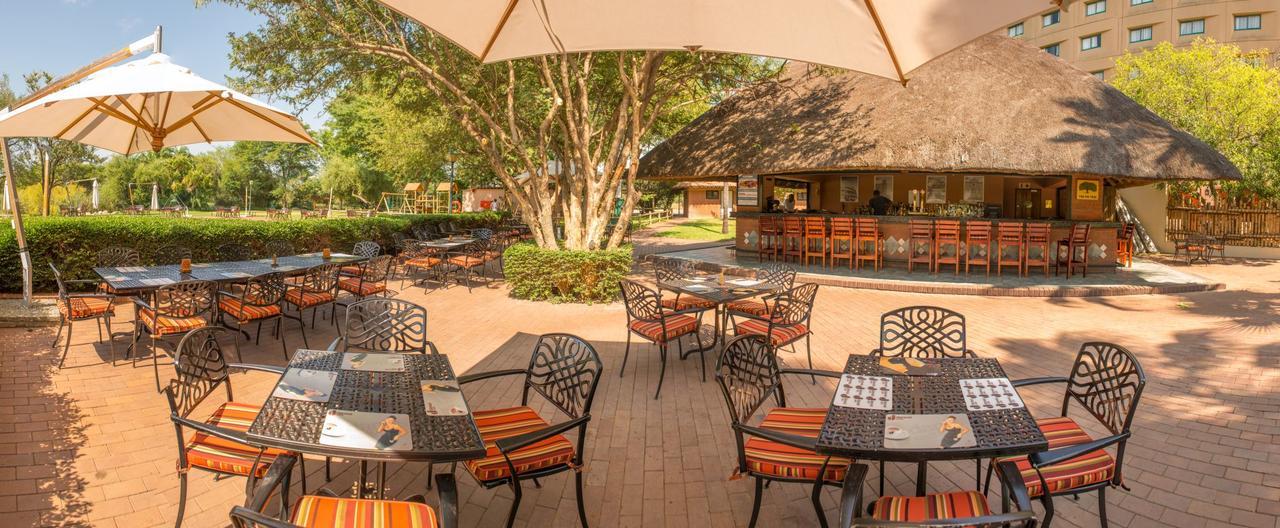 Peermont Metcourt Inn At The Grand Palm, Gaborone Extérieur photo